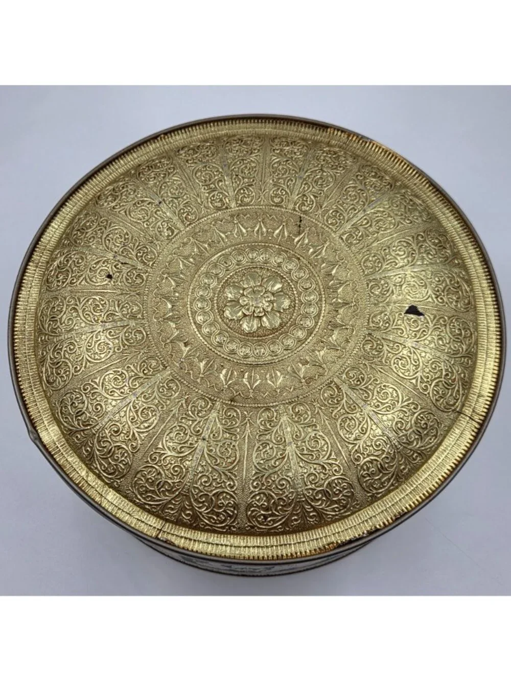 Guildcraft New York Ornate Gold Filigree Lid Floral Pattern Side Metal Round Box